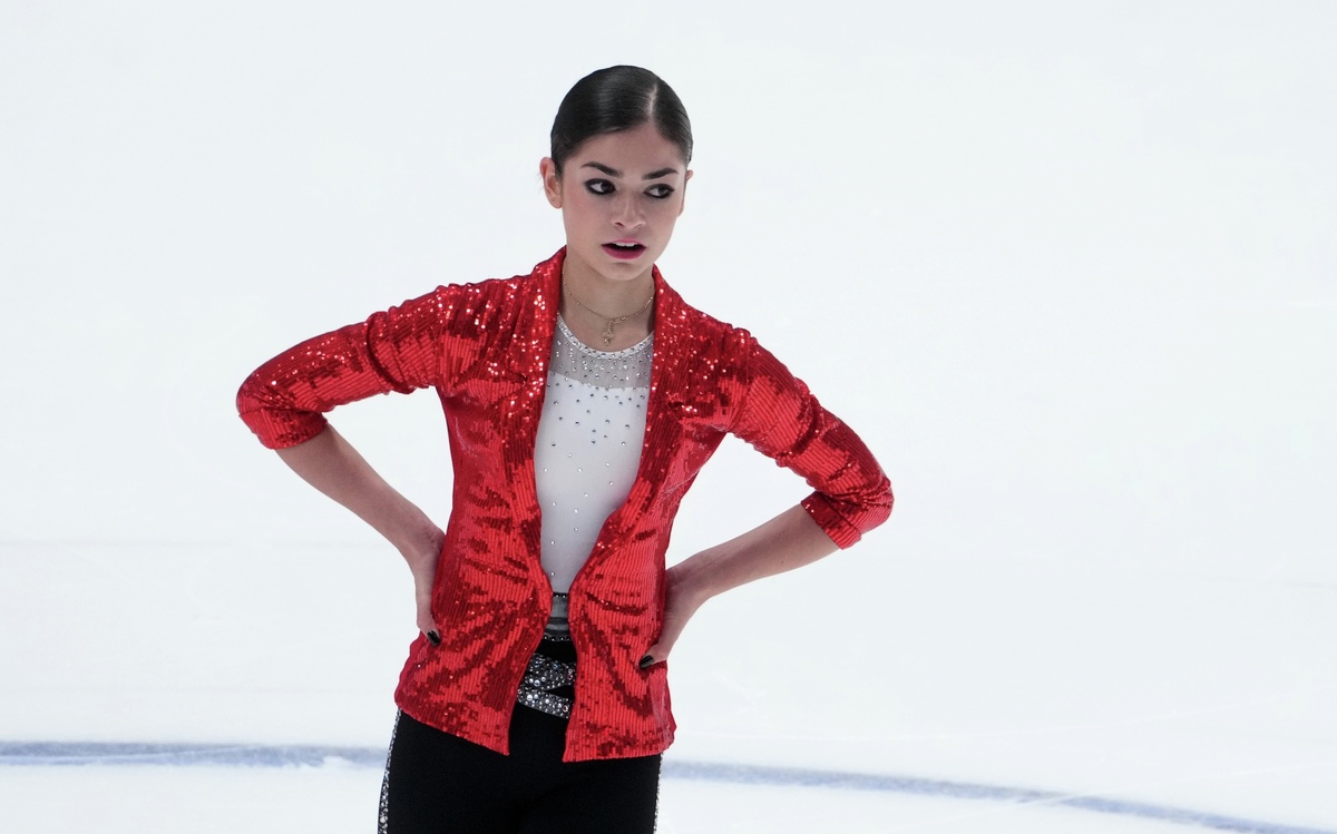    Фигуристка Аделия Петросян