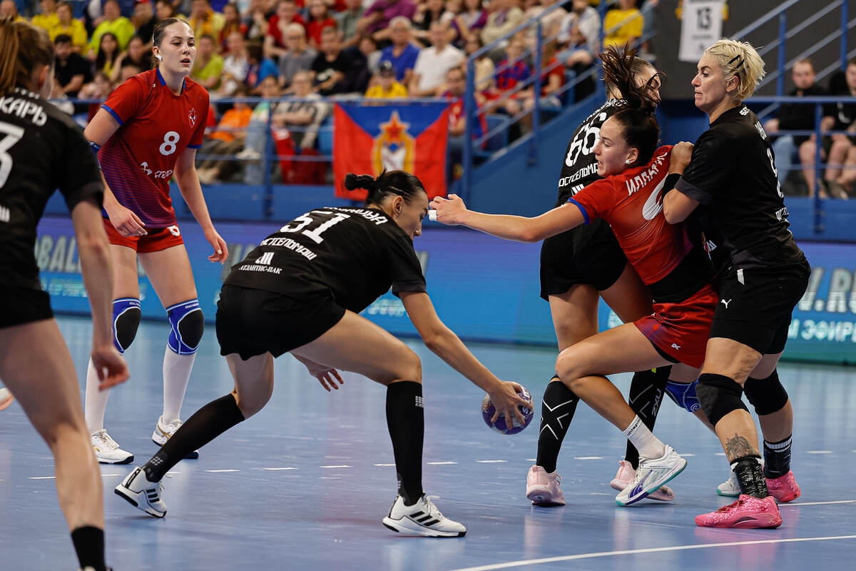    На площадке будут лететь искры