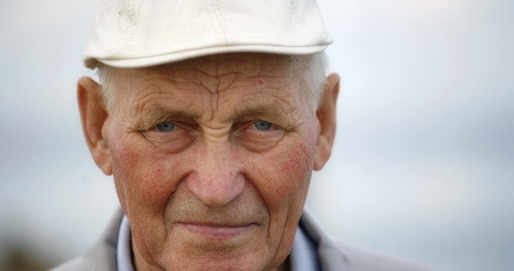 Четырёхлетняя девочка кричала ему на улице: «Папа!» — он перешёл на другую сторону. Через 40 лет она ему отплатила