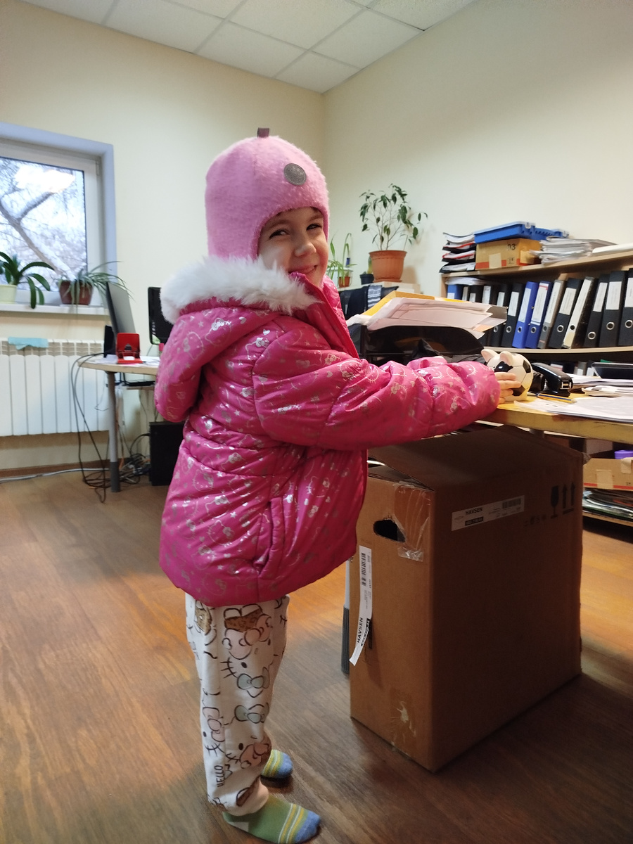 Саша хочет слямзить копилку Рамиля. Сказала ей, что он там на море копит.