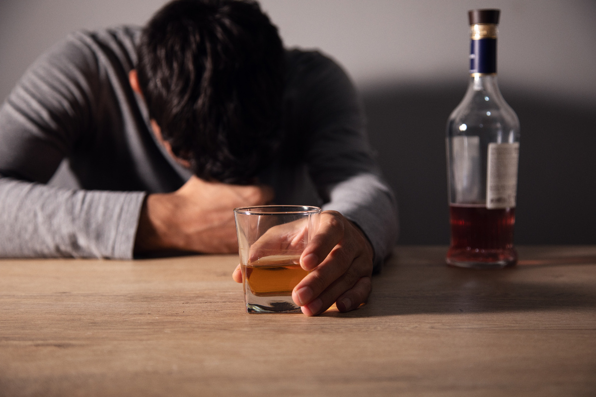 Запои и псевдозапои: в чем разница и почему это важно (источник изображения: freepik.com)