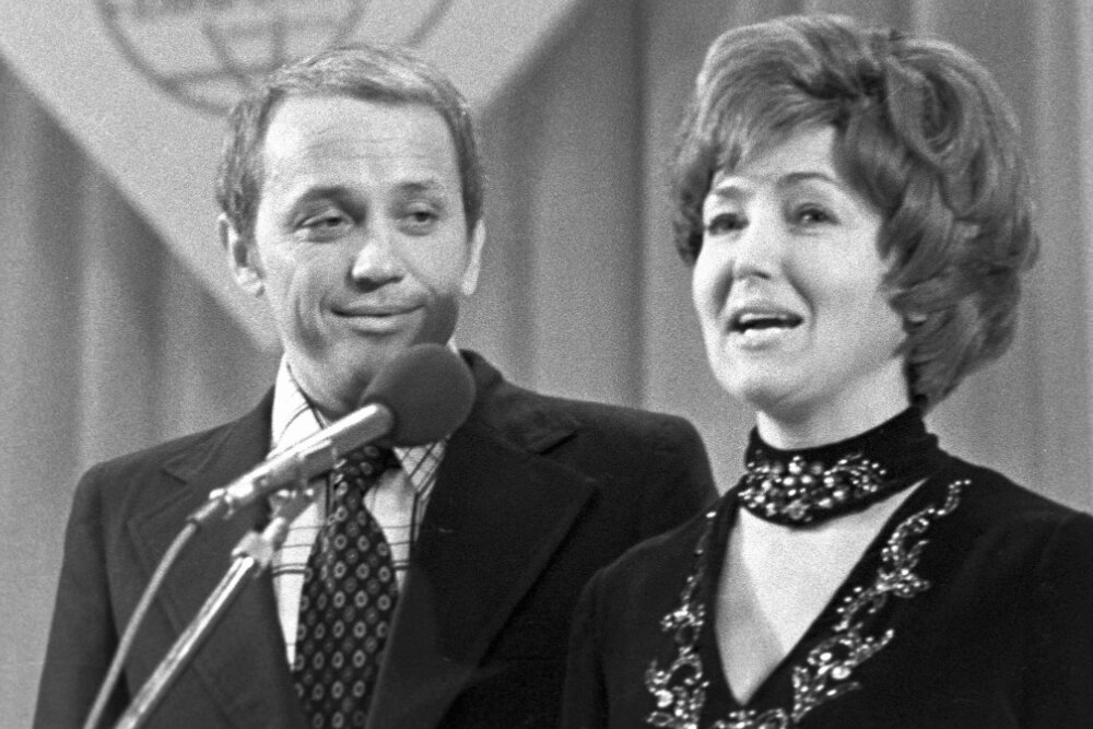    Светлана Жильцова и Александр Масляков. Кадр видео