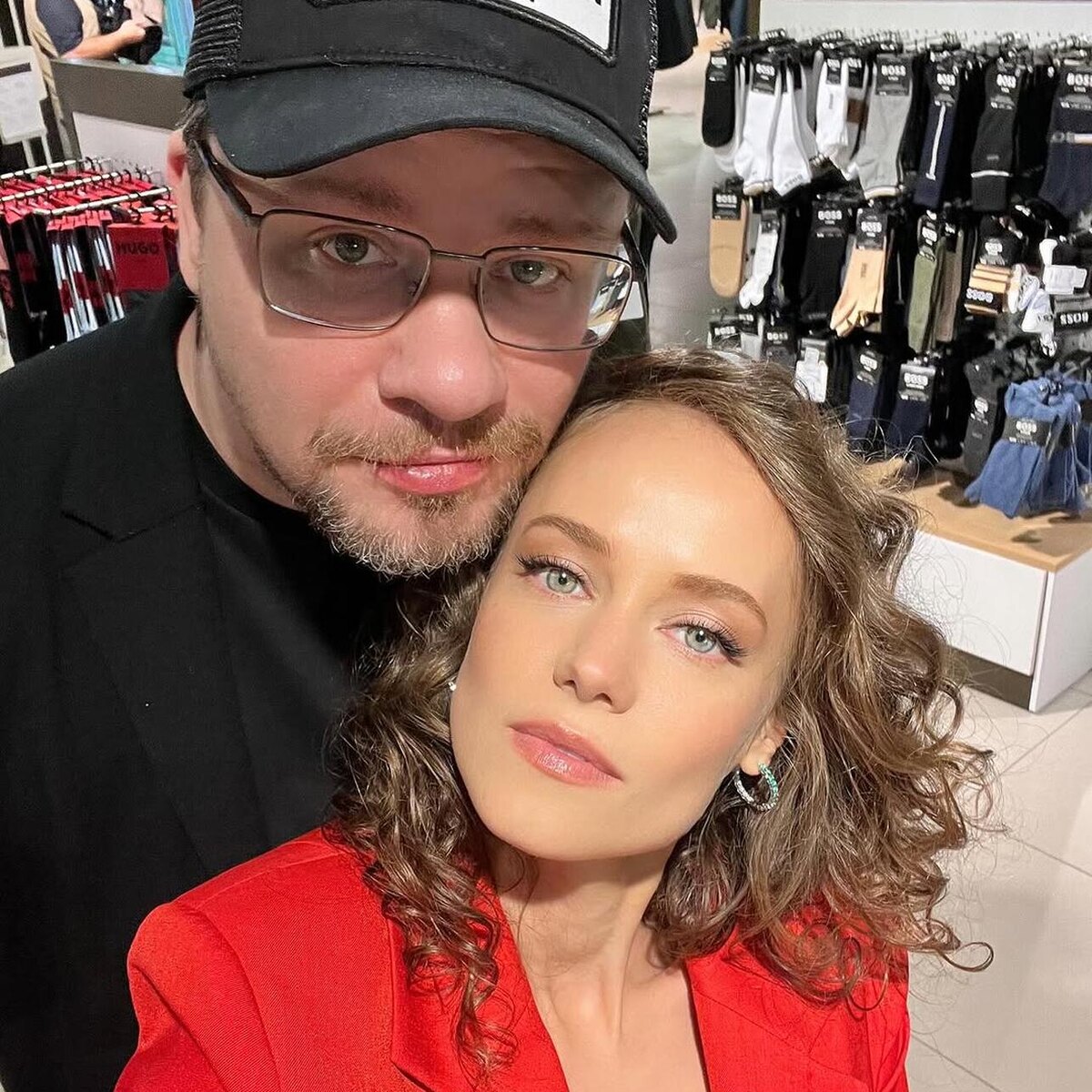    Гарик Харламов с женой Катериной Ковальчук Социальные сети