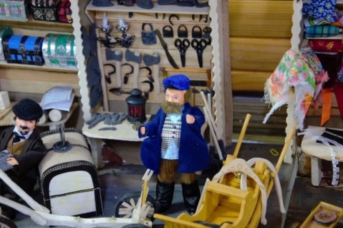    У каждой фиугрки своё выражение лица, что особенно интересно в работах Ольги Поповой.