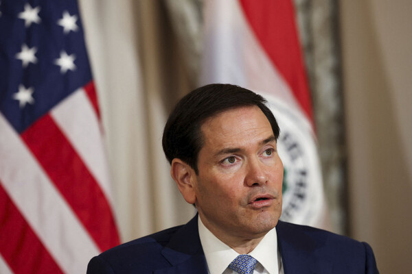 Kevin Mohatt/Reuters   📷