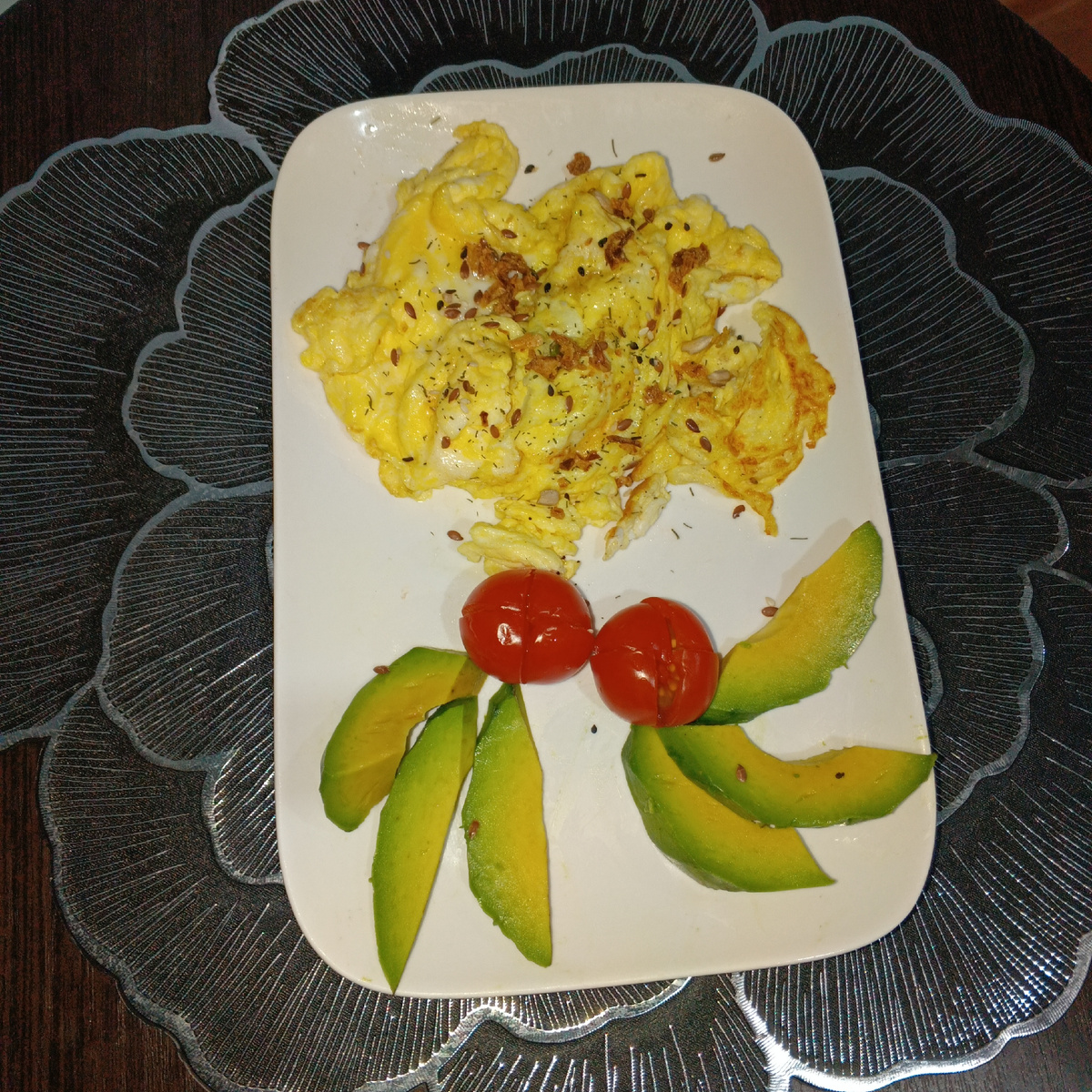 Творение. 28 февраля. Посыпано-различные семена и сушёный лук