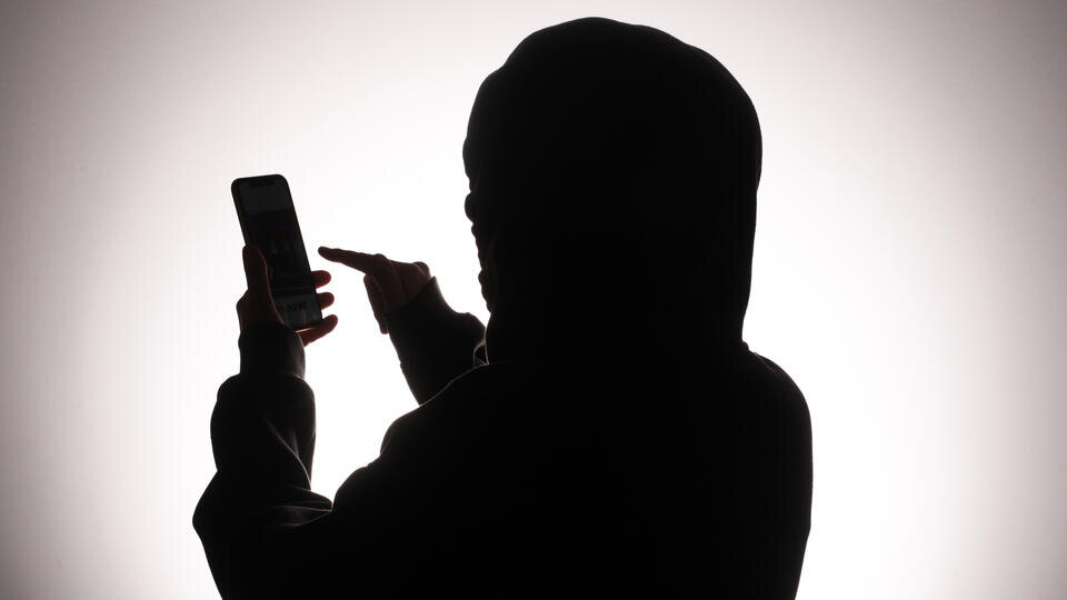 Подросток отдал 10,5 млн рублей мошенникам, угрожавшим тюрьмой ему и его отцу