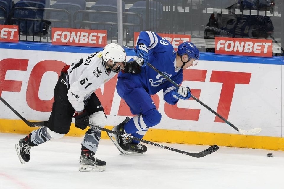    «Качели» в матче «Динамо-М» и «Тайфуна» продолжались большую часть матча. Фото: МХК «Тайфун»