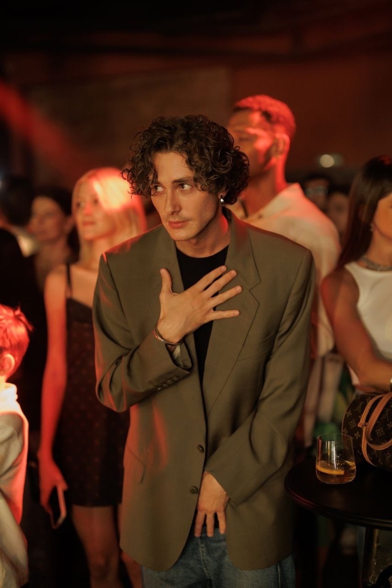 Фотографии со страницы: https://vk.com/anarkhalilovi