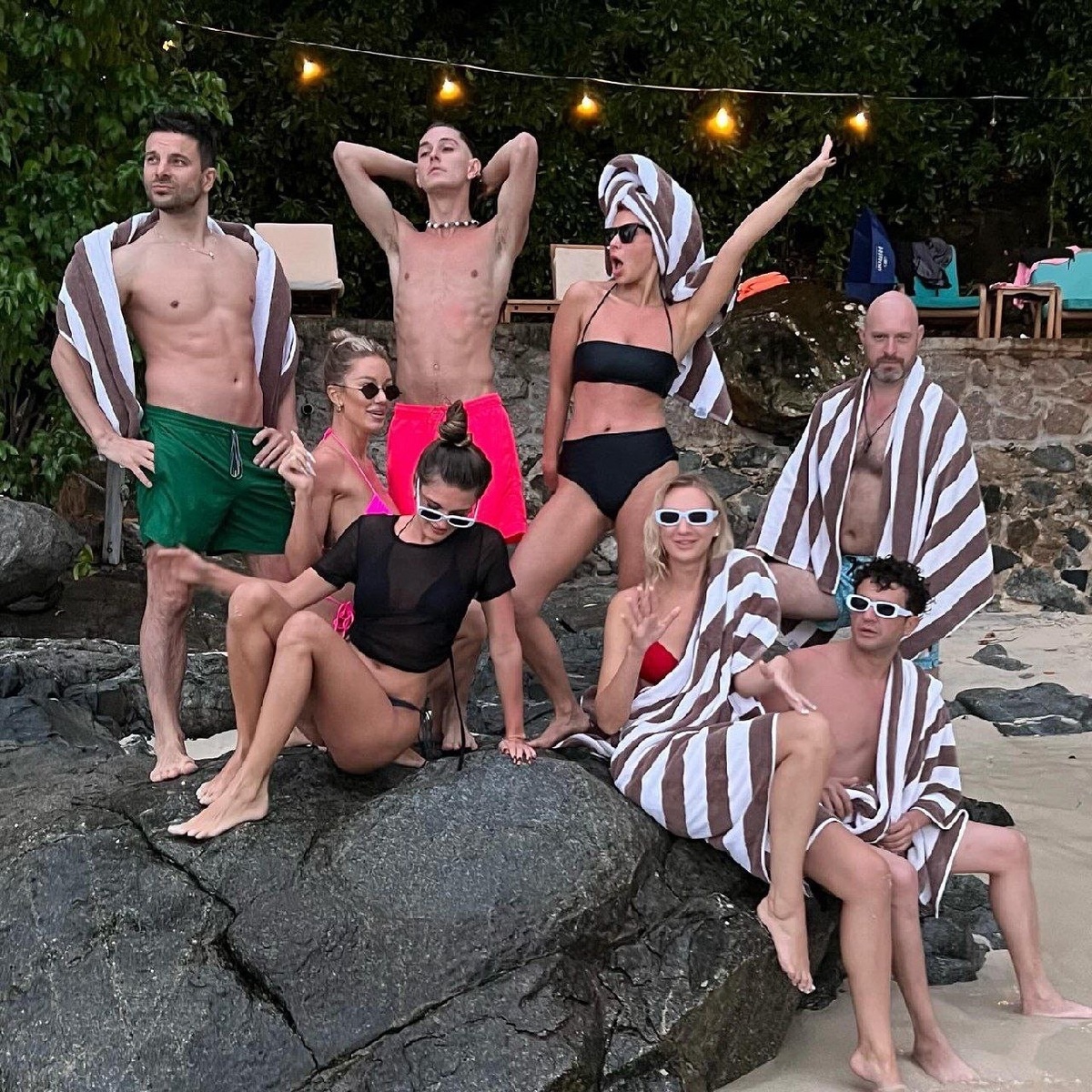 Фигура Анара. Фотографии со страницы: https://vk.com/anarkhalilovi