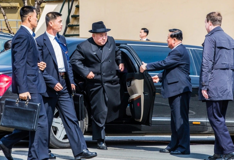 Охрана всегда рядом.