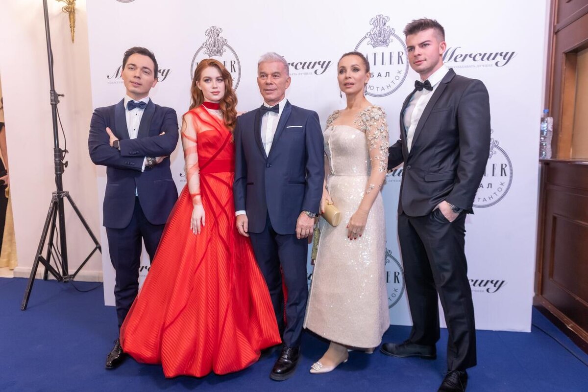    Олег Газманов с женой Мариной и детьми Komsomolskaya Pravda/Global Look Press