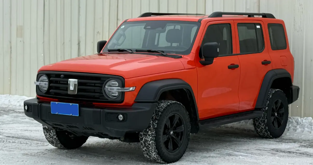 Tank 300 из Китая за 4,5 млн: рамный внедорожник с 2.0 турбо и 9-ступенчатым автоматом. Стоит ли смотреть?