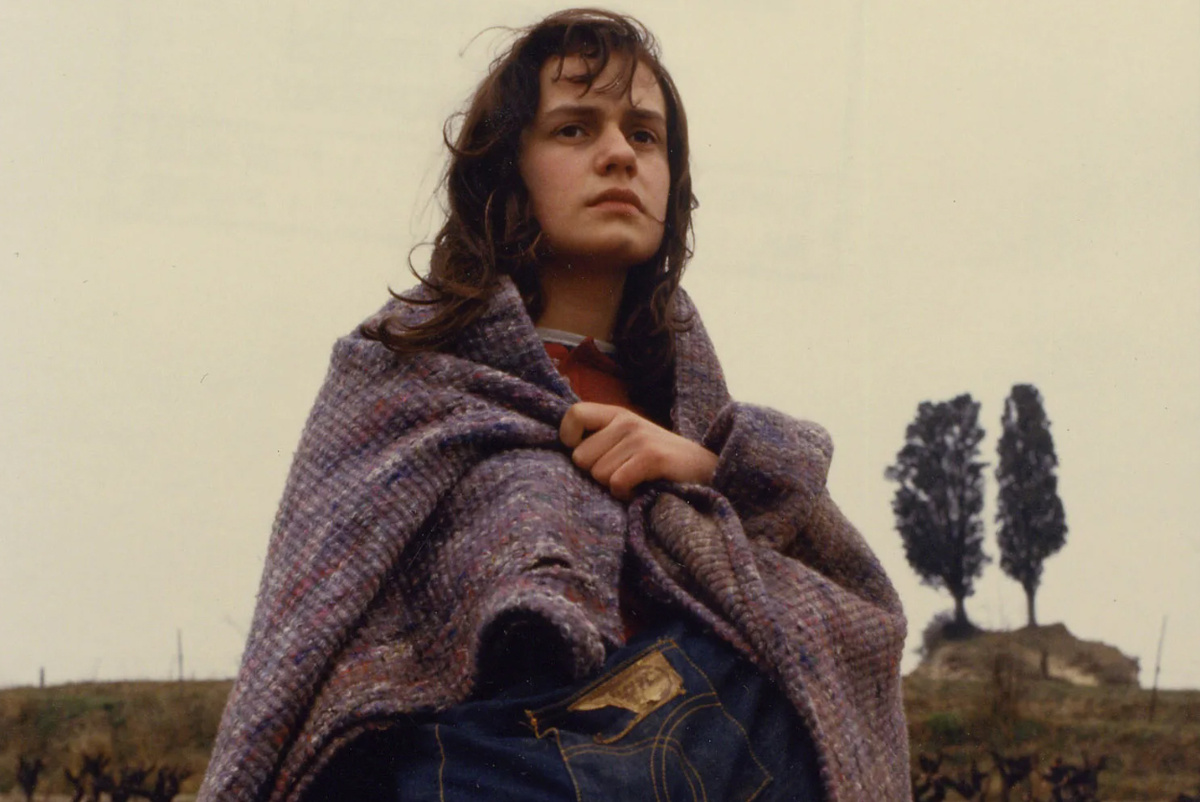 Кадр из фильма "Без крыши, вне закона" (1983)