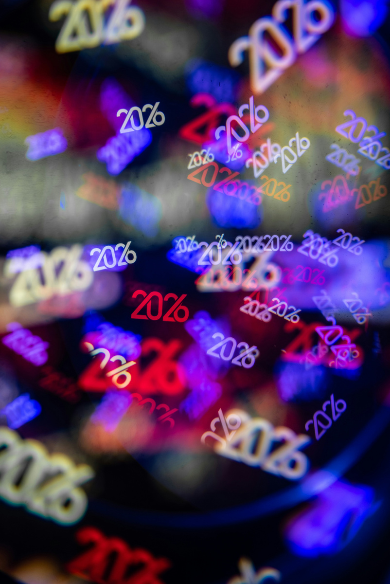 "Но кто-то станет стеной, а кто-то плечом, Под которым дрогнет стена"(с) Фото: Unsplash