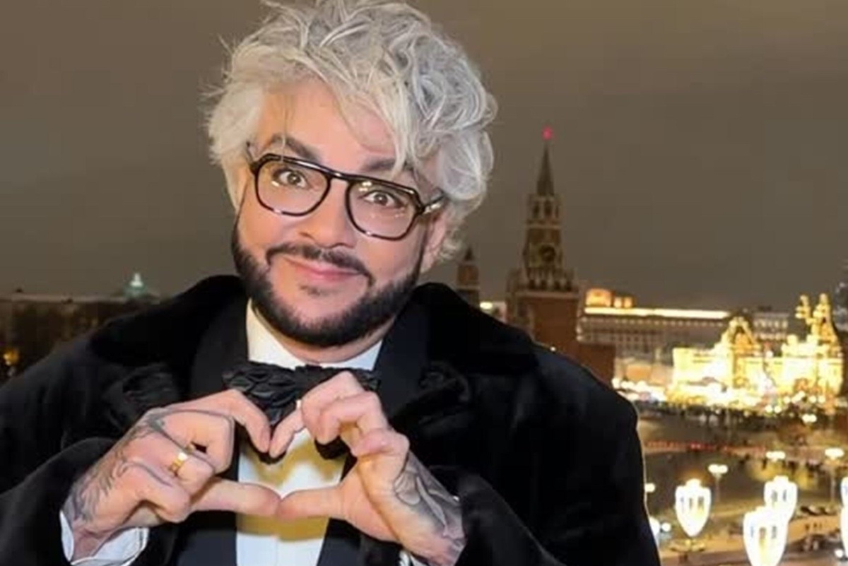     Увидел фото покойного отца: Филипп Киркоров расплакался на первом сольном концерте долгого после перерыва