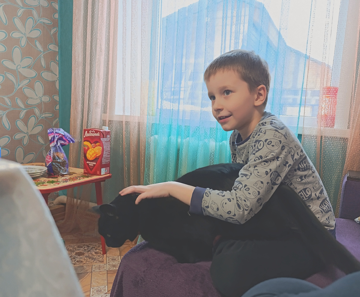 Вадюха и кот Лютик. Лютик - это кот сестры