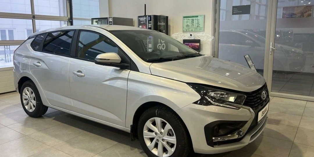 Заехал к дилеру Лада. За сколько продают Искру? Какие скидки есть? Навязывают ли допы при покупке?