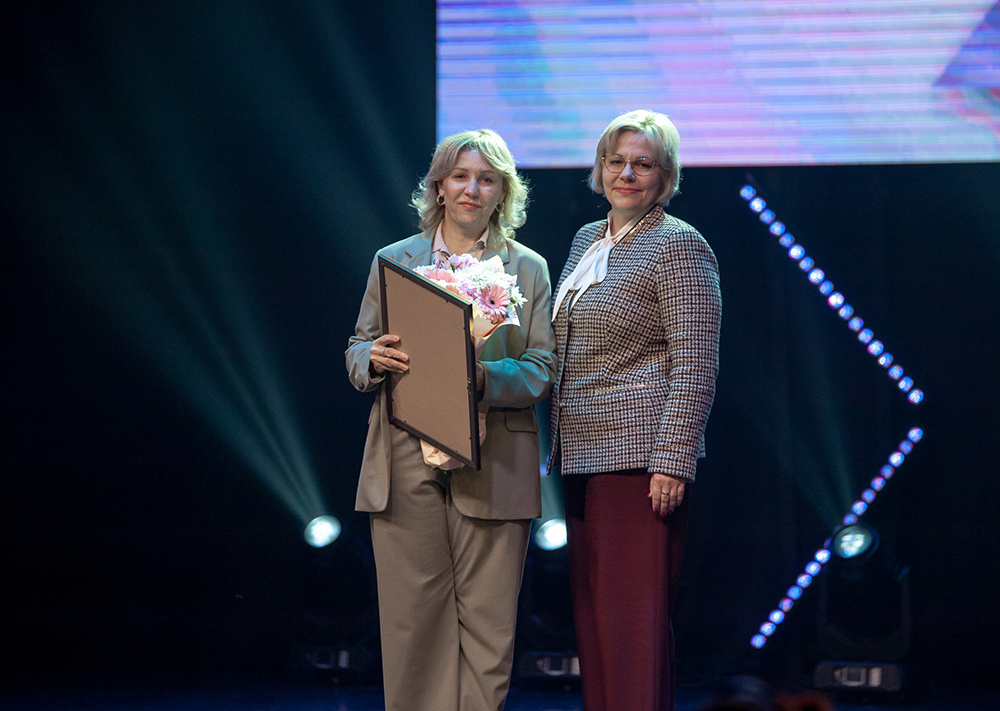 Почетной грамотой награждена заведующая онкологическим отделением Екатерина Звукова