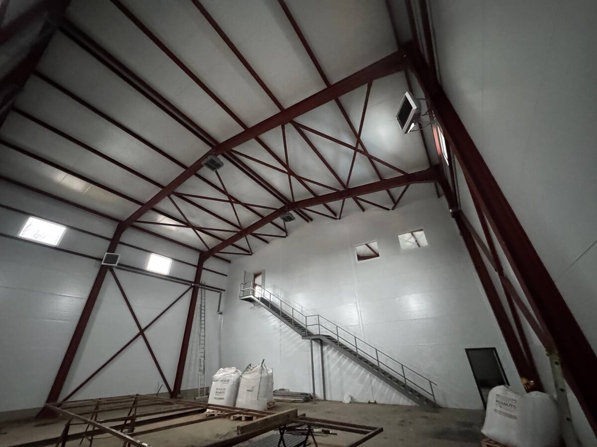 Площадь помещения 1000 м2 высота помещения 10 м