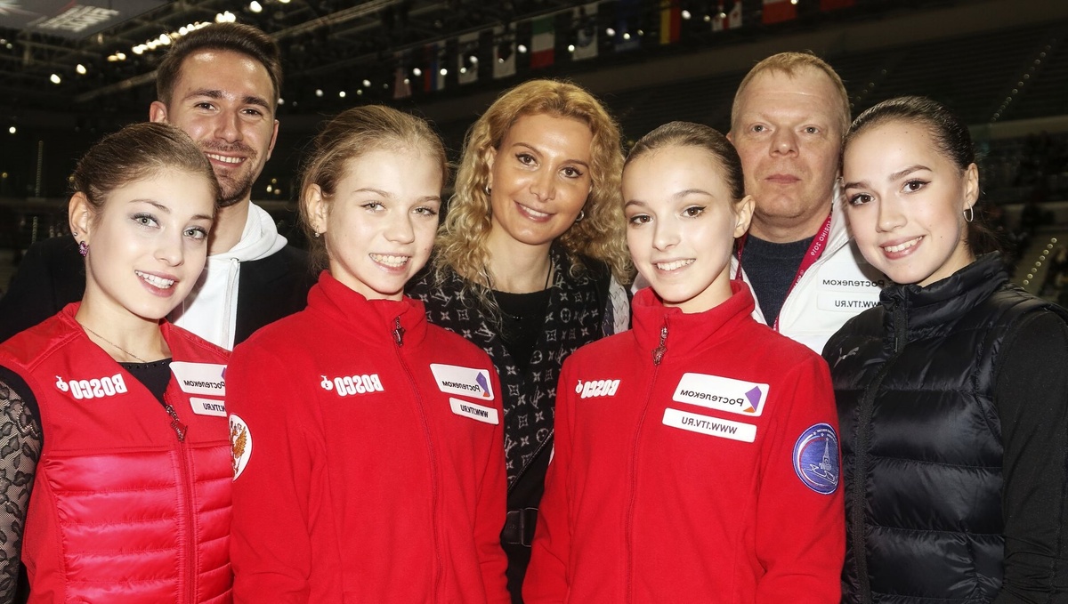 Если опираться только на цифры - это уже внушительный список. Две олимпийские чемпионки в личном зачете за короткий исторический промежуток - результат, о котором мечтает любой тренер.
