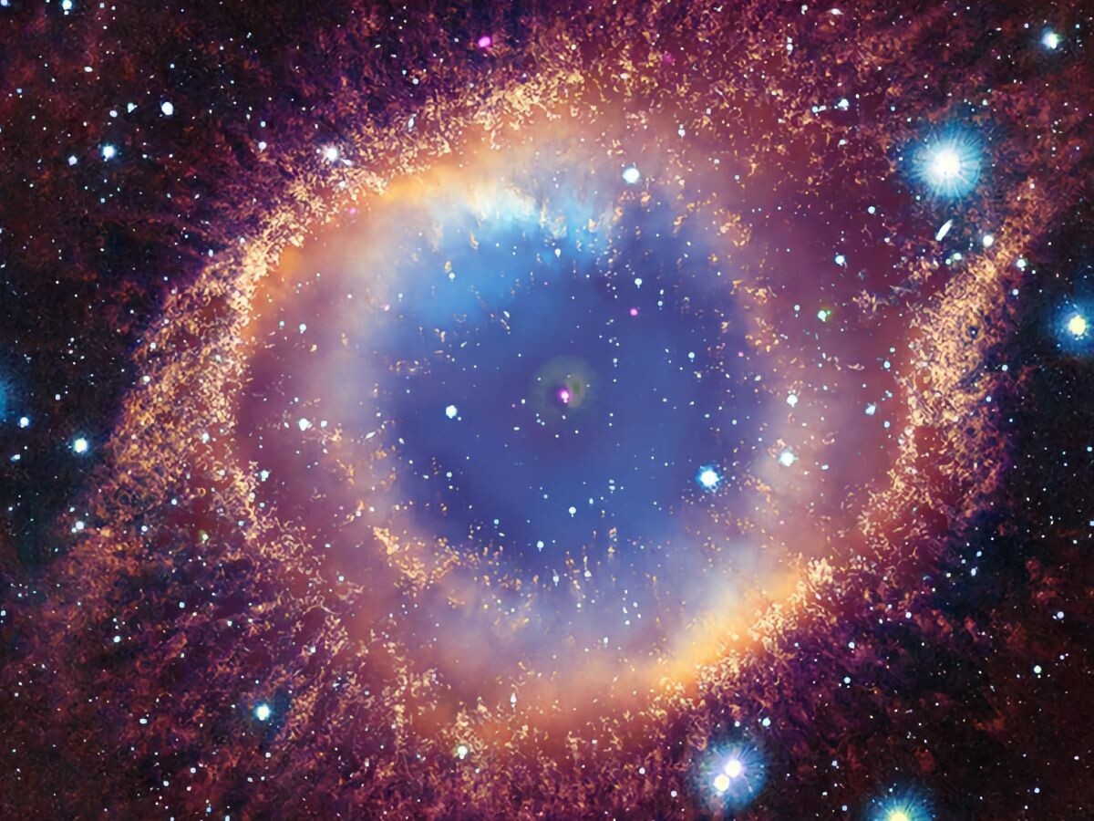    Похожую на мозг туманность показали на снимках с «Джеймса Уэбба»