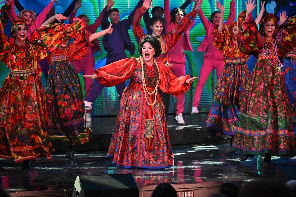    Арбитражный суд Москвы взыскал 50 тысяч рублей в пользу театра Надежды Бабкиной «Русская песня» Михаил ФРОЛОВ