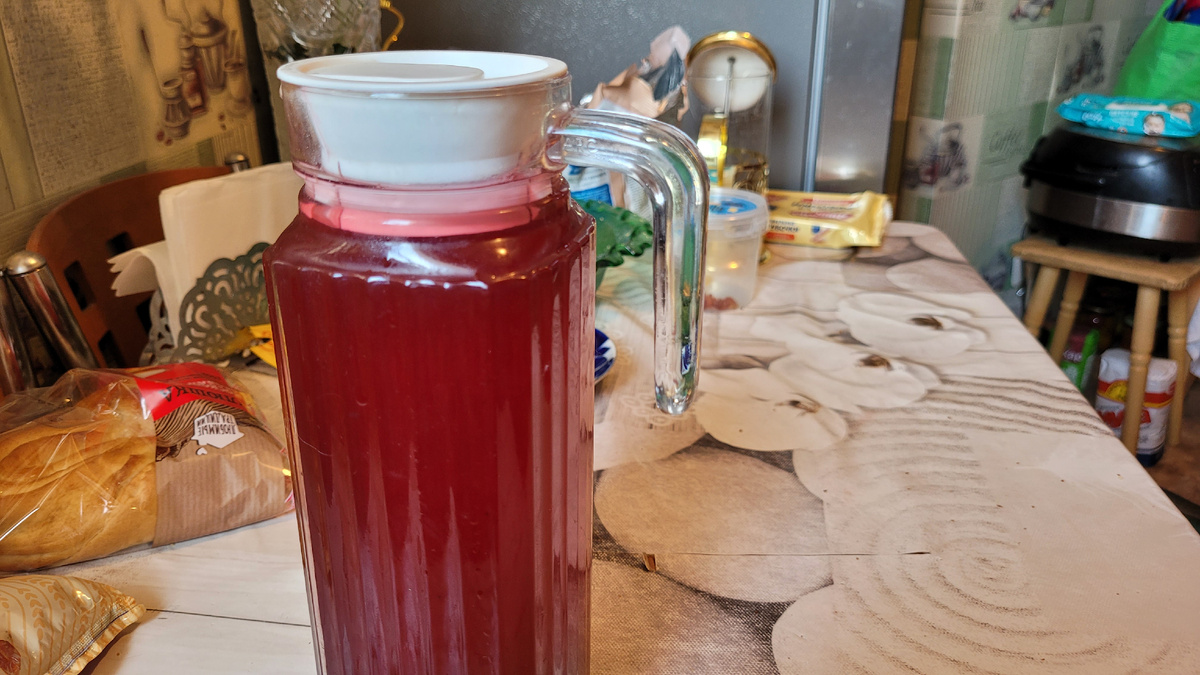 Процеженный компот.