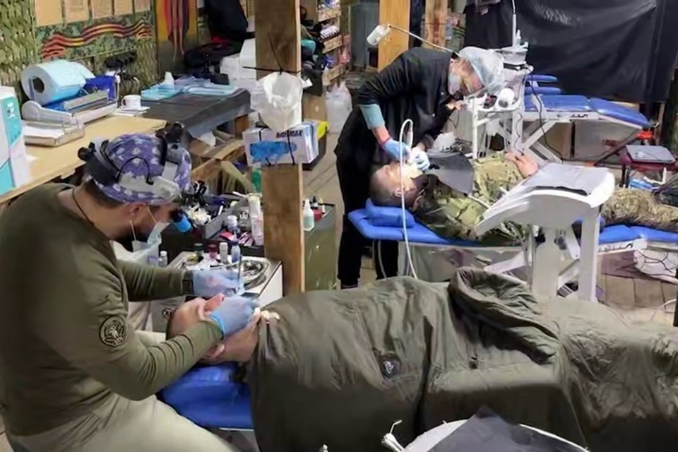    В Херсонской области работает полноценный стоматологический комплекс для бойцов СВО. Фото: скрин из видео ТГ-канала губернатора Херсонской области Владимира Сальдо
