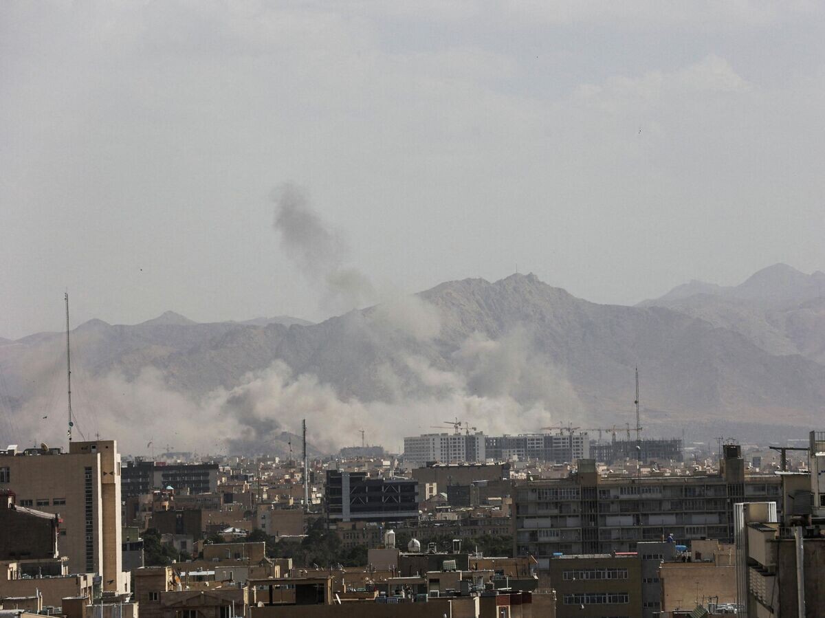    Дым на месте израильского удара по Тегерану | © REUTERS / Majid Asgaripour