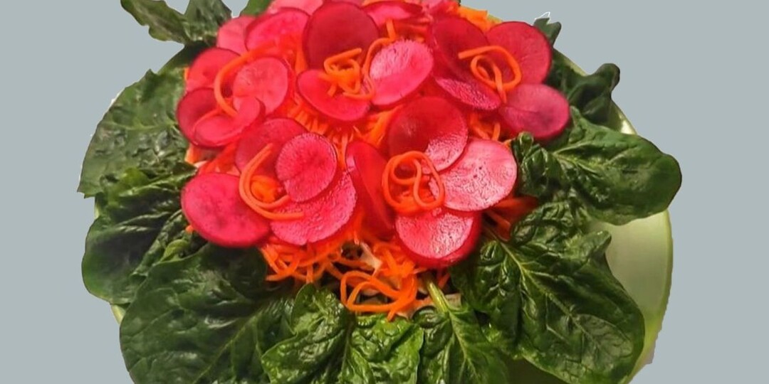 Салат "Фиалка" с черносливом и курицей на праздничный стол 8 Марта!