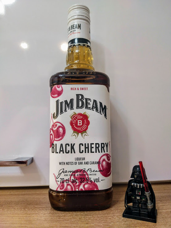 Вишня на вишне и вишней погоняет)))