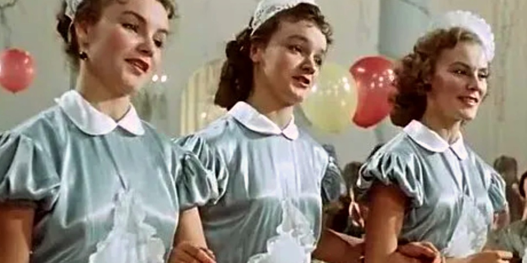 Вечные звезды. Вера, Надя и Люба, они же - Валя, Женя и Оля: легендарное трио сестер Шмелевых