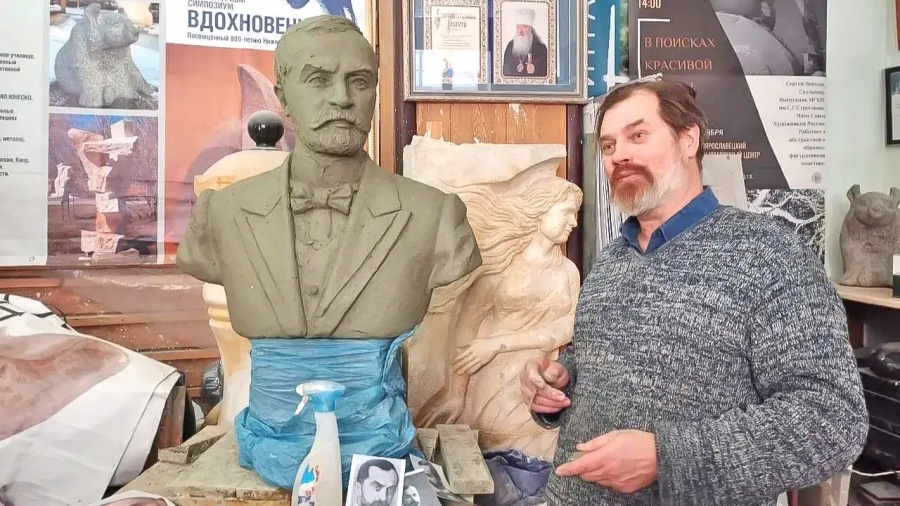 Свою лепту в создание бюста Обнинского внес его потомок Сергей Терехов