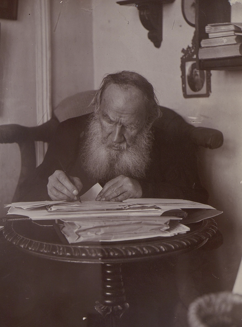 Л.Н. Толстой за работой в кабинете. 1909 г. Государственный музей-заповедник Л.Н. Толстого