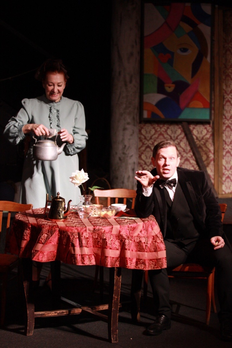 Стефани на сцене Молодежного театра