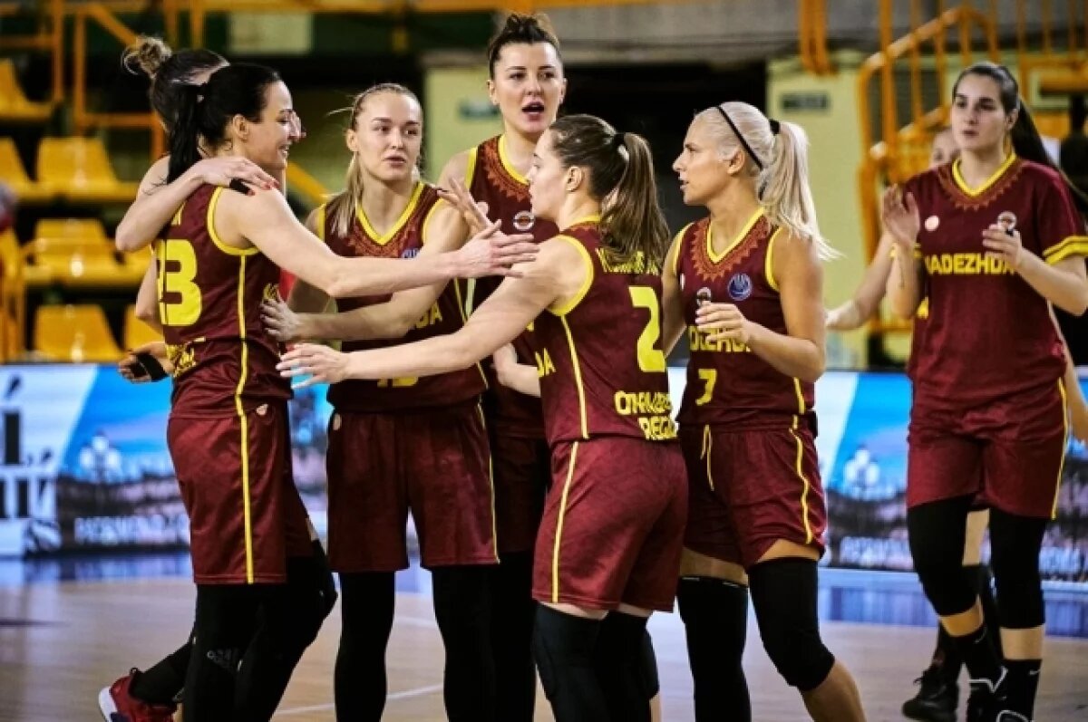    В Оренбурге отменили матч между «Надеждой» и «Спартой энд К»