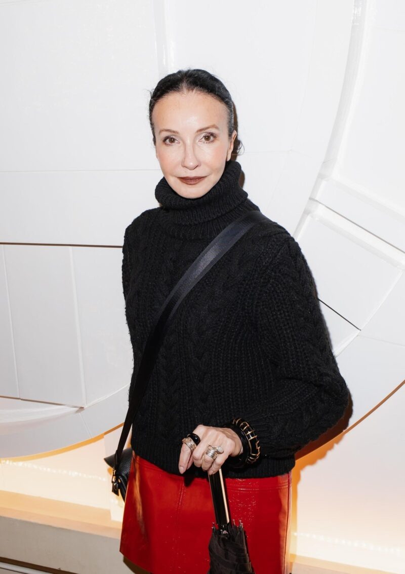    Загадочная и талантливая Алла Сигалова.