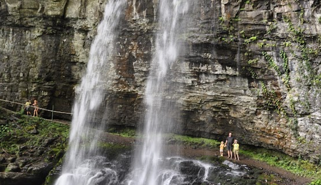 Водопад Великан. Восточная Абхазия. Фото скопировано из интернета