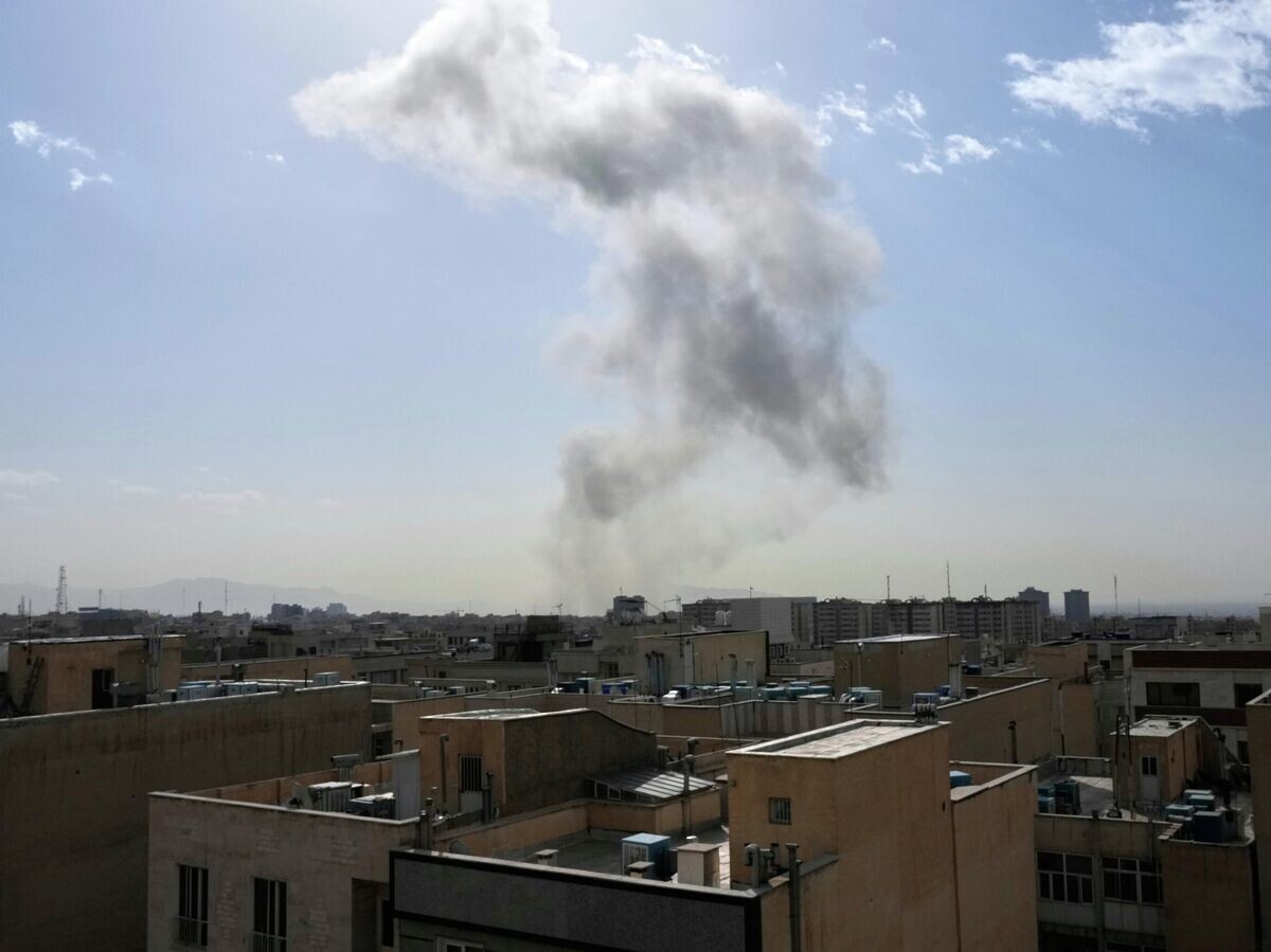    Дым на месте израильского удара по Тегерану | © AP Photo / Vahid Salemi
