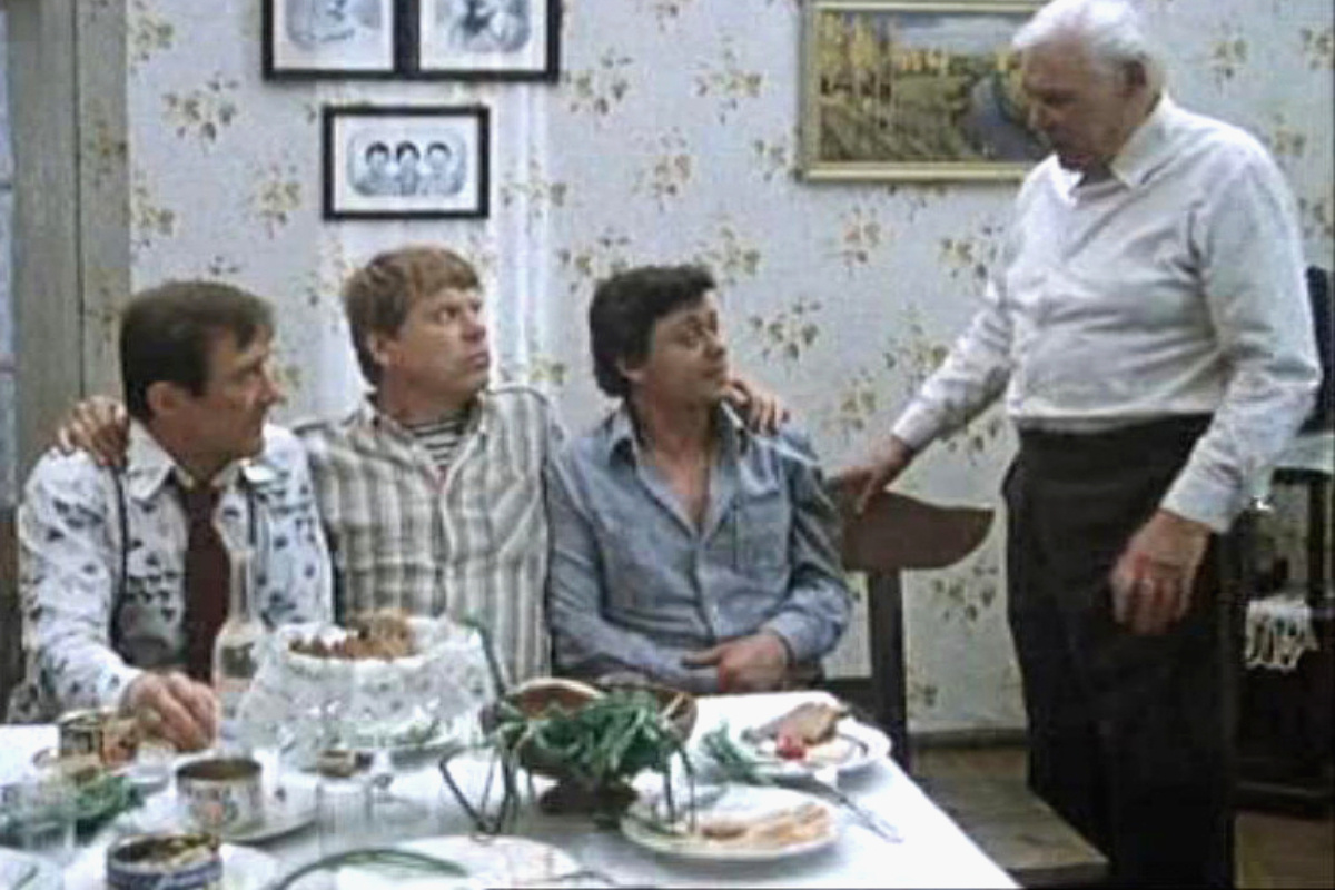 «Белые росы». Фото: «kino-teatr.ru»