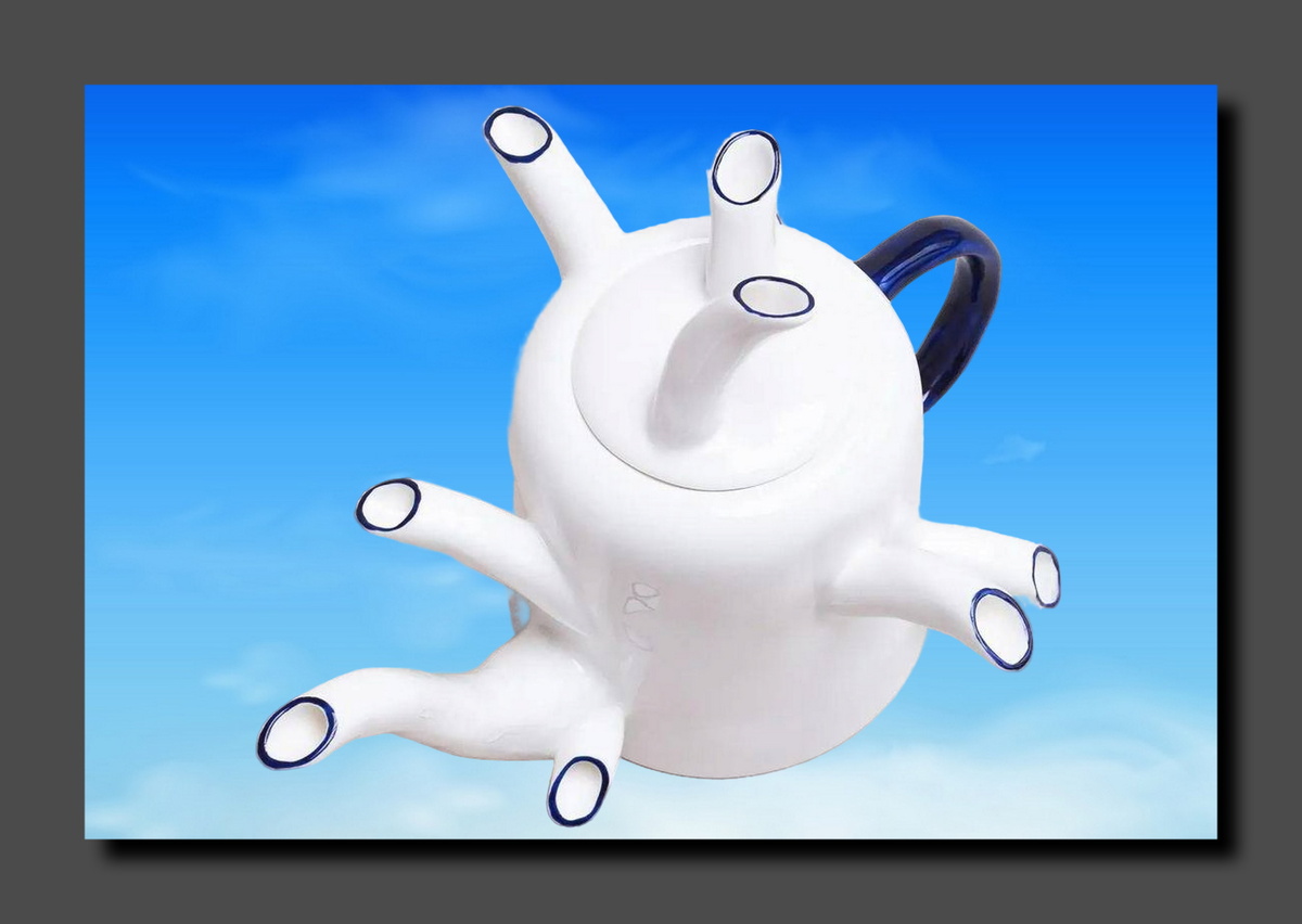 Или вот такой странный заварочный чайник