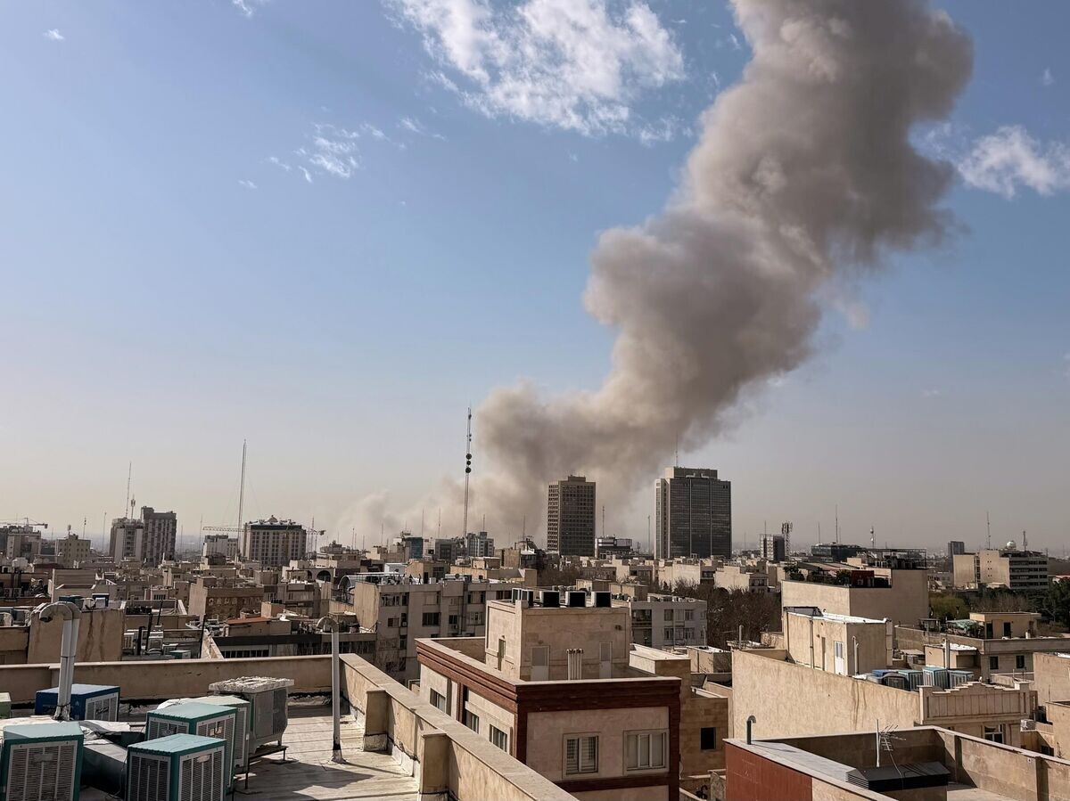    Дым на месте удара по Тегерану | © AP Photo