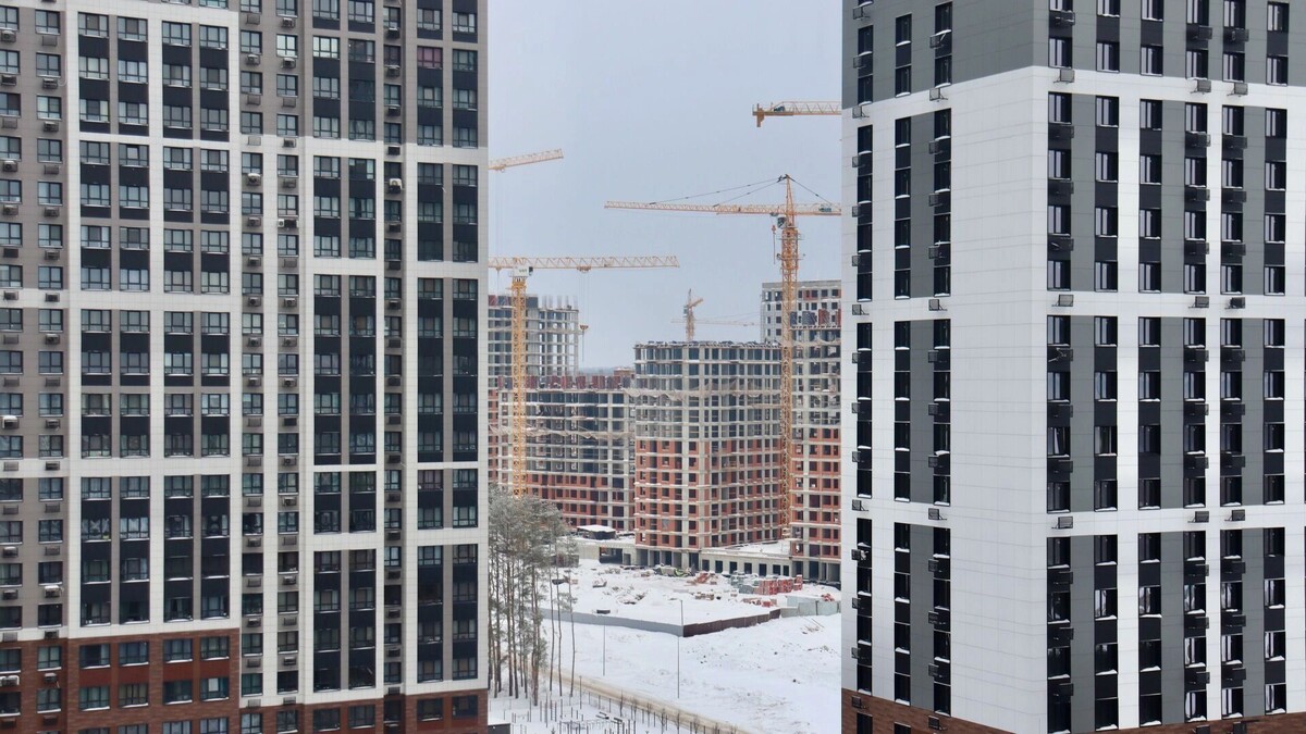    Ни рывков, ни падений: февральская статистика по новостройкам Урала   1MI