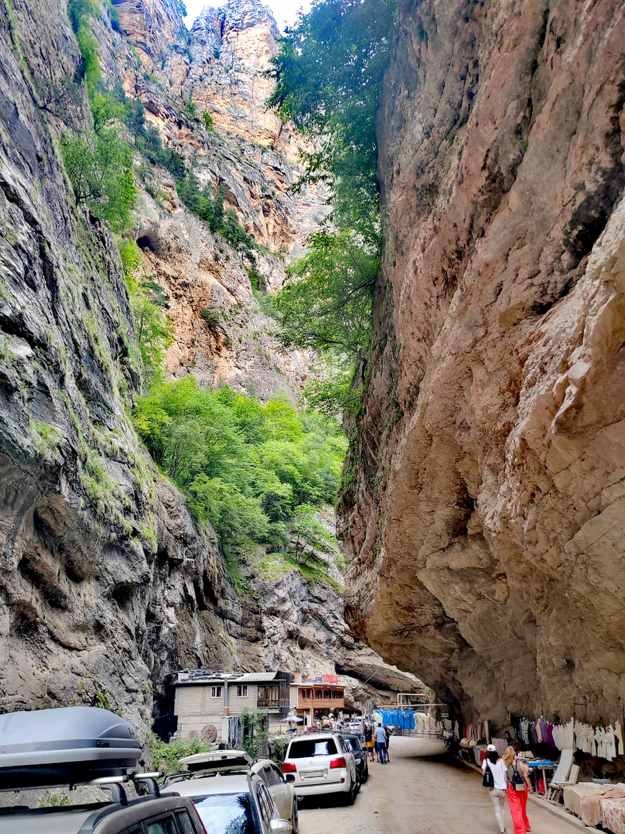 Чегемская теснина в Чегемском ущелье, Кабардино-Балкария. Фото автора