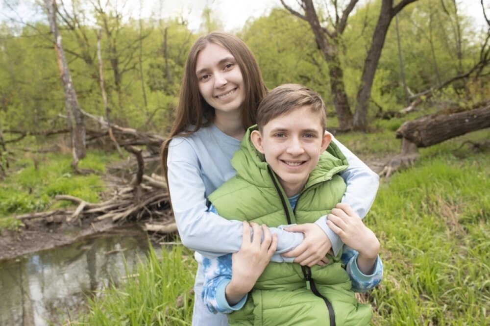    Для мужчины сестра во сне символизирует семью. Фото: istockphoto.com
