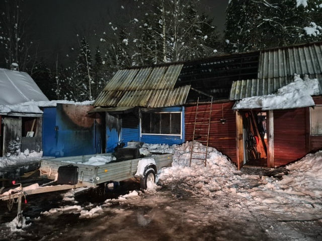    Оборудование для заливки льда сгорело в КостомукшеХоккейный клуб Костомукши «Рыси»