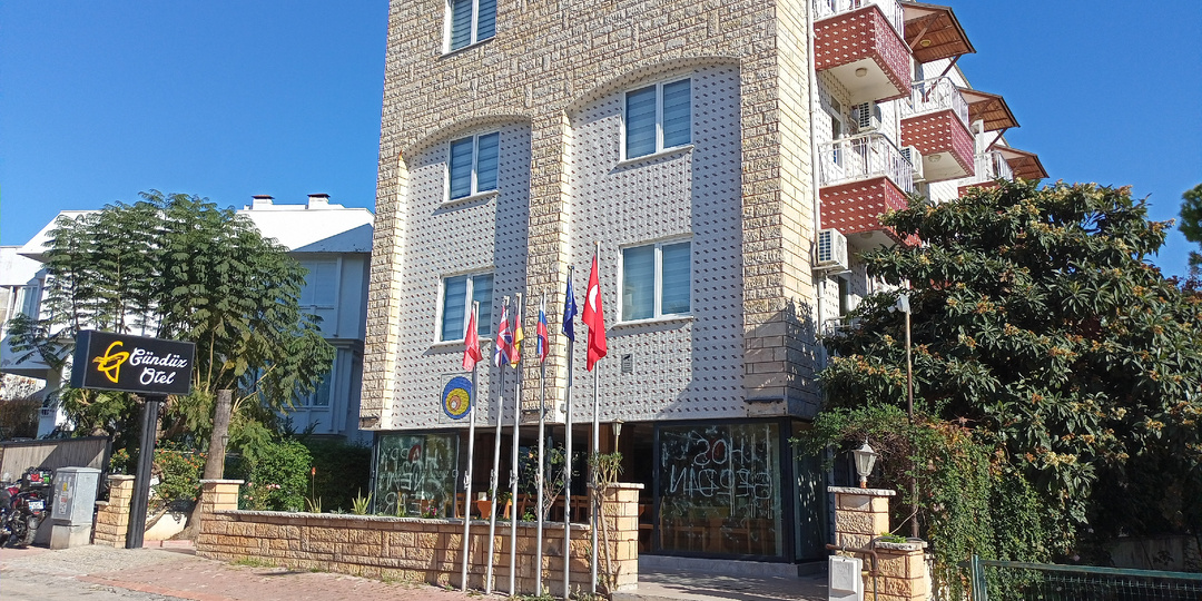 Почему летом в Анталье сложно найти хороший отель в Коньяалты и как не остаться без номера