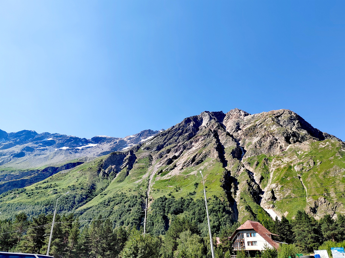 Начало подъема на Эльбрус на канатной дороге ". Фото автора