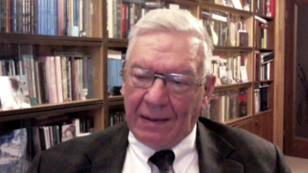    Эксперт Василеьв